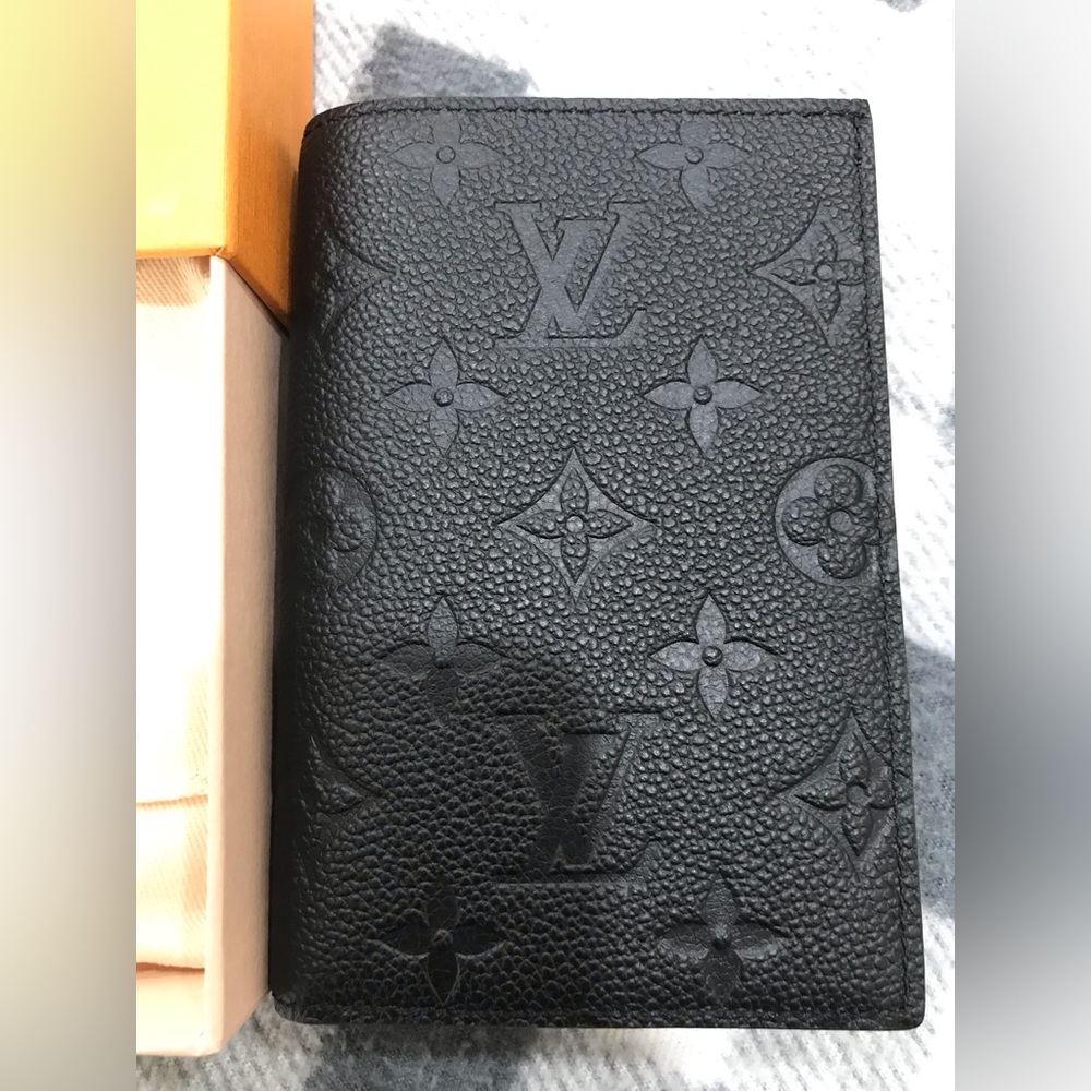 Louis Vuitton Monogram Empreinte leather Passport Cover